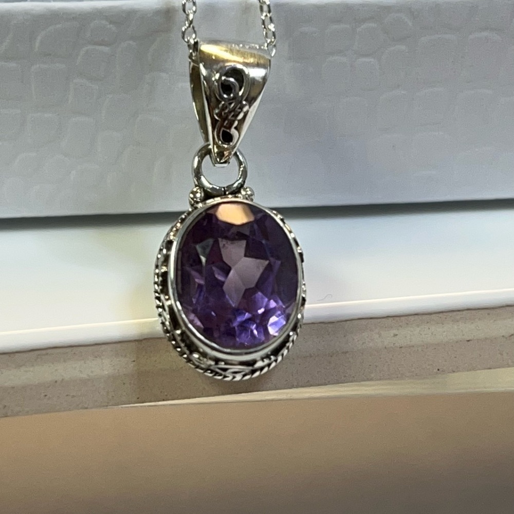 925 Sterling Silver. Amethyst. Necklace - Picture 5 of 9
